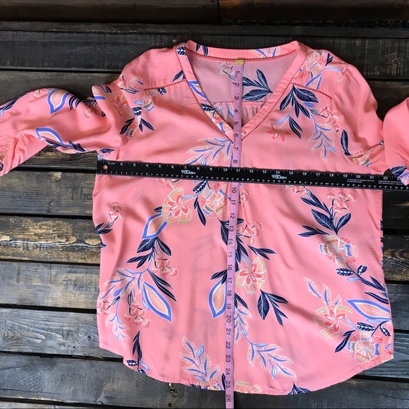 St. John’s Bay Top - Picture 6 of 6